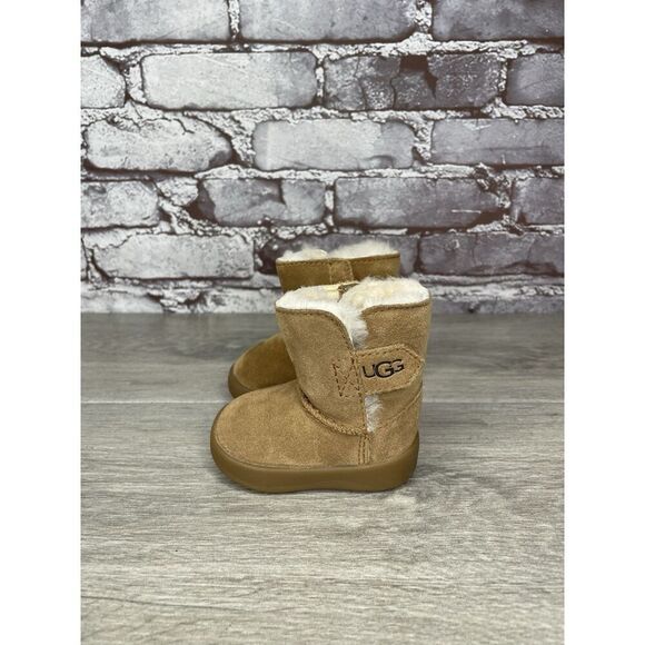 UGG Keelan Tan Brown Suede Sheepskin Lined Boots Toddlers Kids Size 1M US/16EU - Picture 12 of 16
